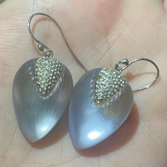 Alexis Bittar frosted lilac lucite tear drop earrings w/crystals. Good condition
